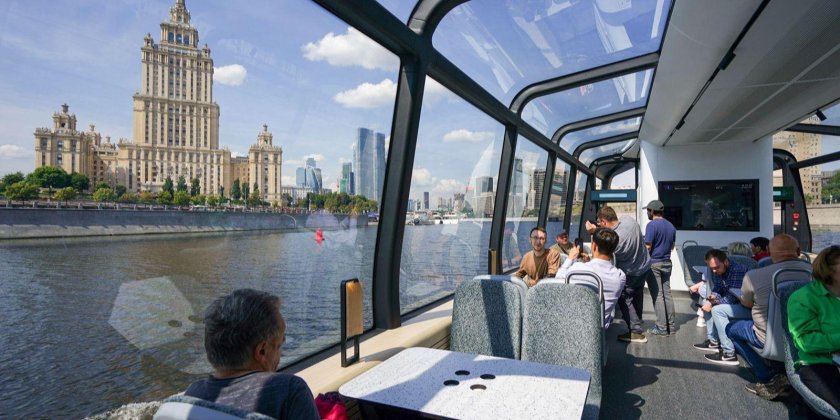 Электрический речной трамвайчик в москве