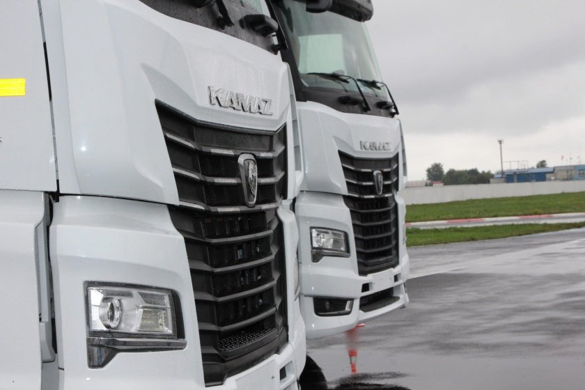 КАМАЗ к5 и Мерседес