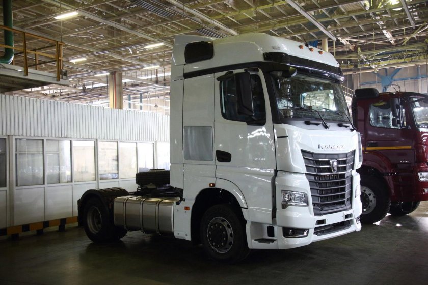 Тягач КАМАЗ-54901