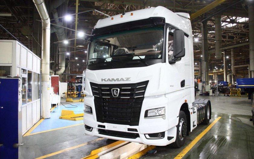 Тягач КАМАЗ-54901