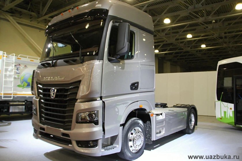 Тягач КАМАЗ-54901