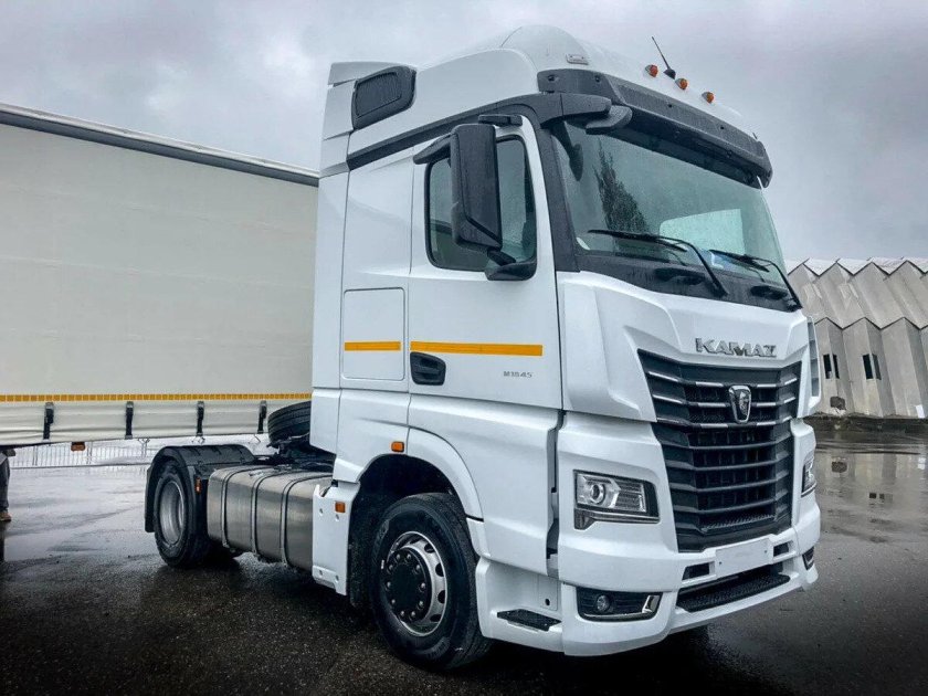 Тягач КАМАЗ-54901