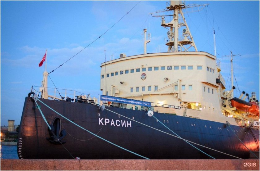 Ледокол Красин в Санкт-Петербурге