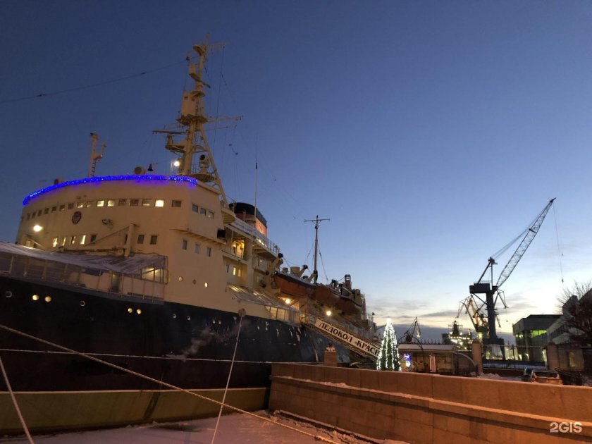 Ледокол Красин в Санкт-Петербурге