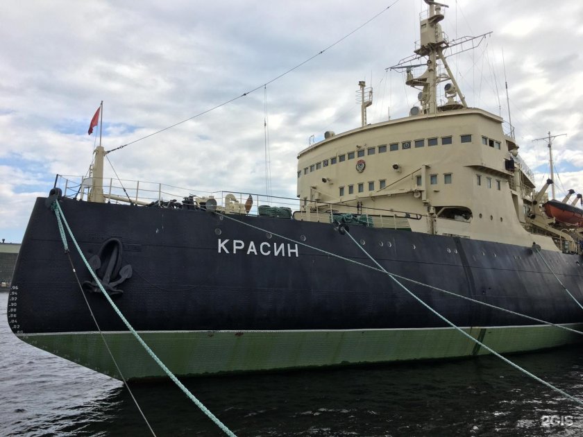 Ледокол Красин в Санкт-Петербурге