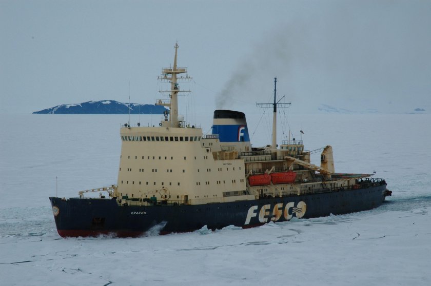 Ледокол Красин Святогор