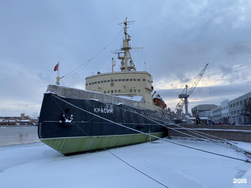 Ледокол Красин в Санкт-Петербурге