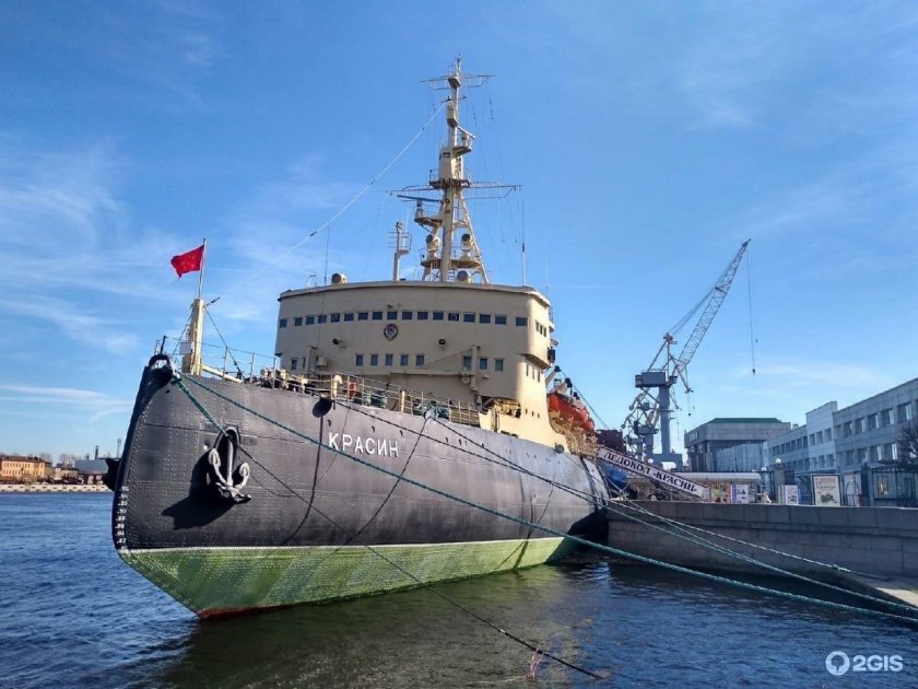Ледокол Красин в Санкт-Петербурге