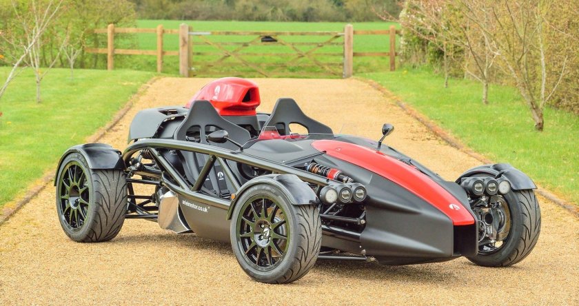 Ariel atom 4