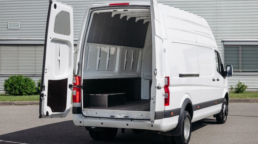 Цельнометаллические фургоны