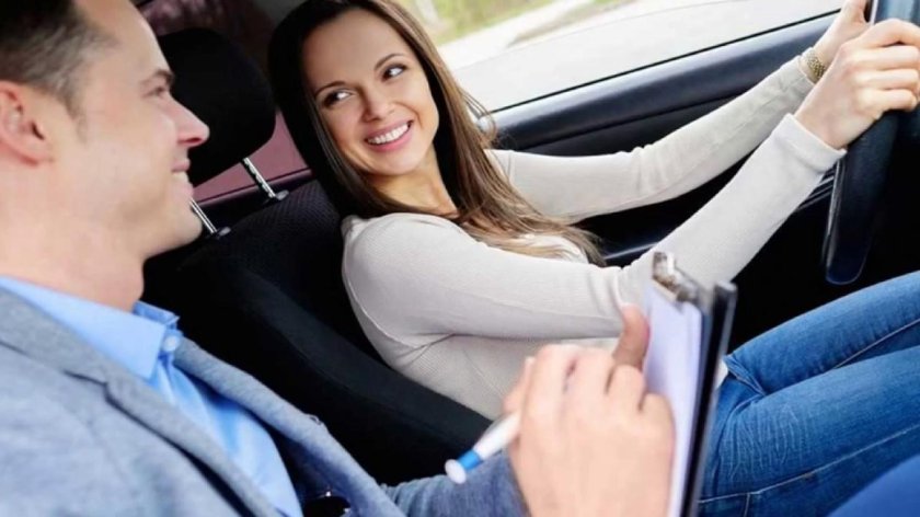 Инструктор автошколы