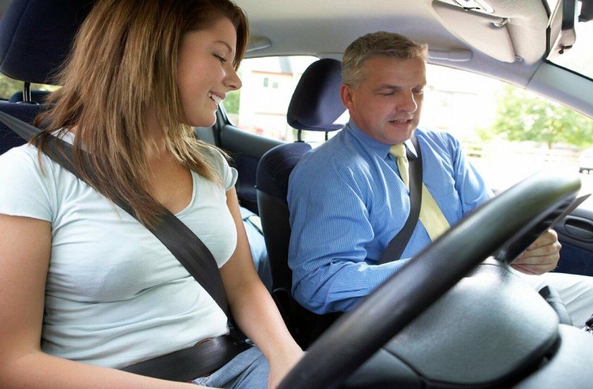 Инструктор автошколы