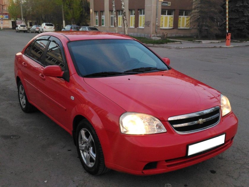 Шевроле Лачетти 2007 красная