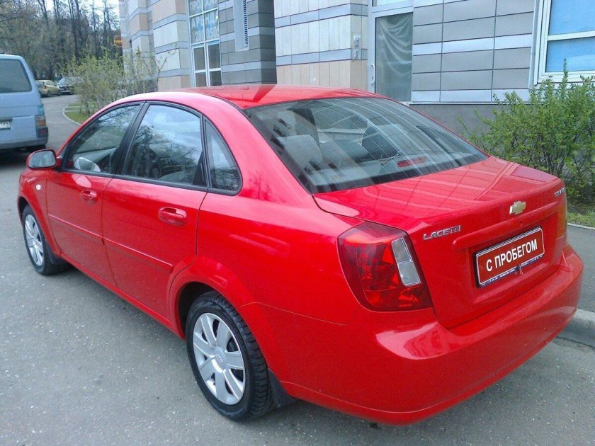 Chevrolet Lacetti красный