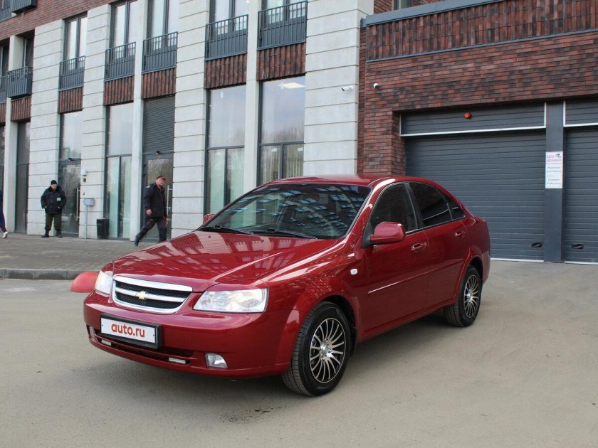 Chevrolet Lacetti красный