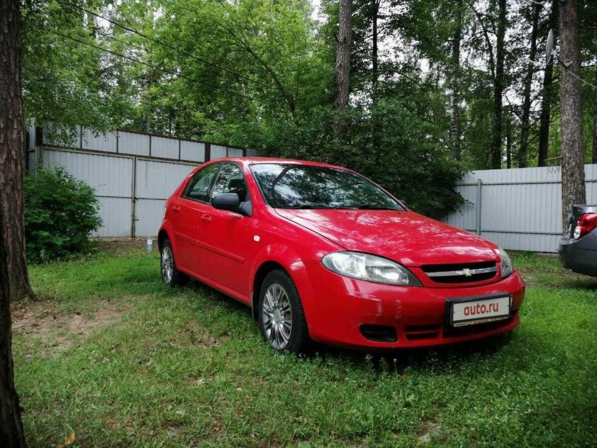 Chevrolet Lacetti красный