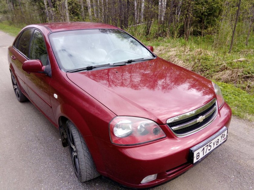 Шевроле Лачетти 1.4 2007 седан красный