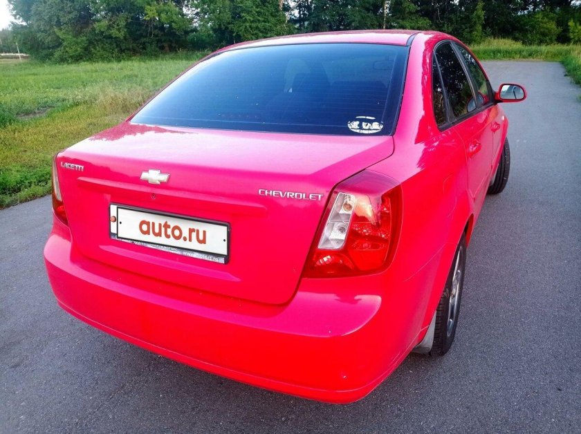 Chevrolet Lacetti красный