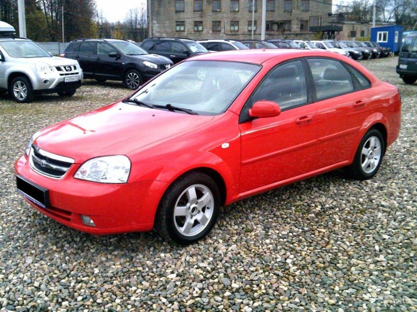 Шевроле Лачетти 2008 красная