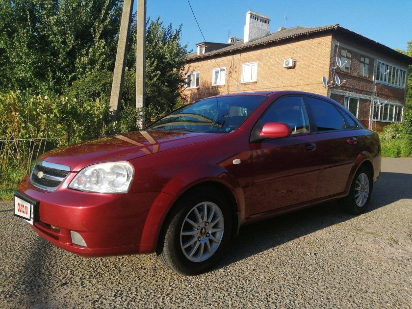Шевроле Лачетти 2008 красная седан