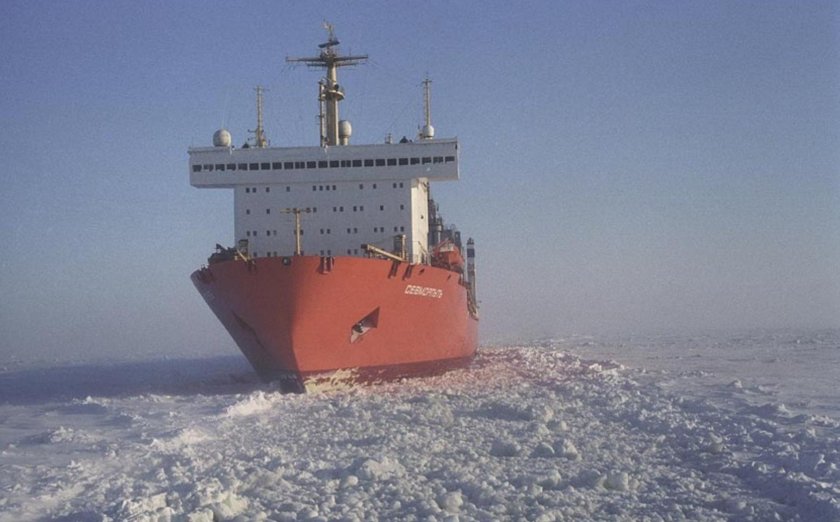 Атомный контейнеровоз Севморпуть