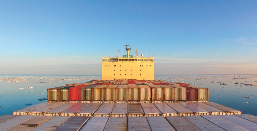 Контейнеровоз Северный морской путь