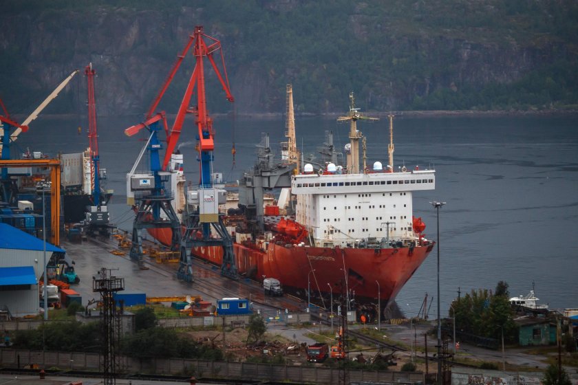 Атомный лихтеровоз севморпуть