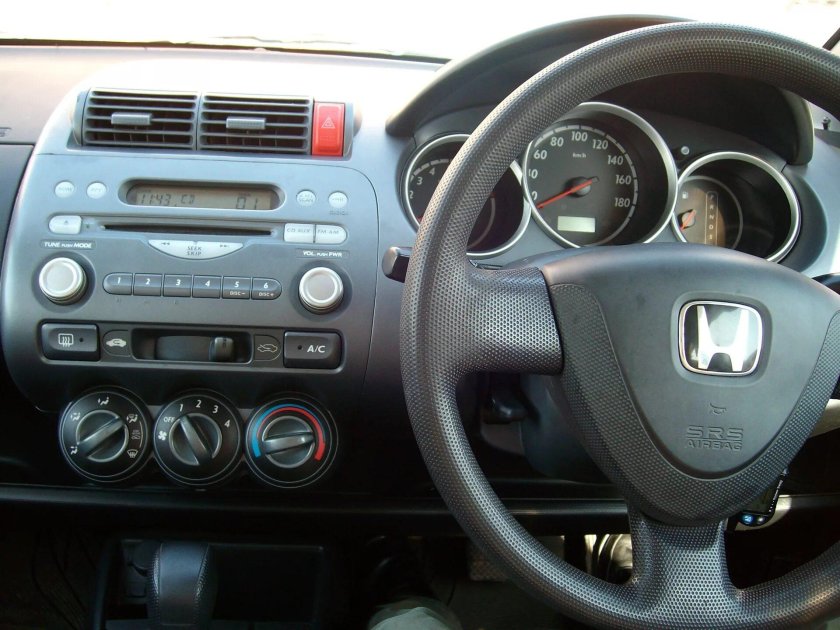 Honda Fit 2002 салон