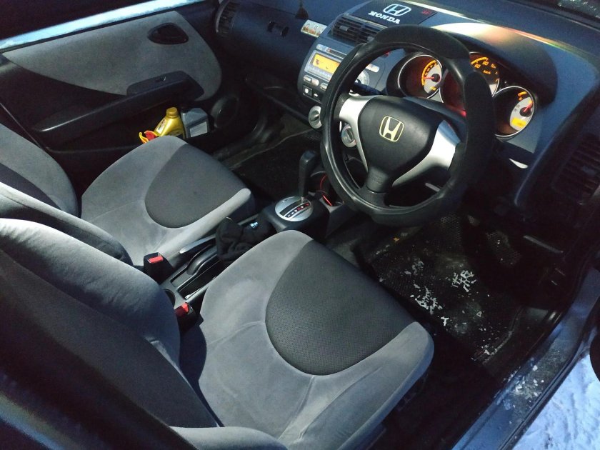 Honda Fit 2005 салон