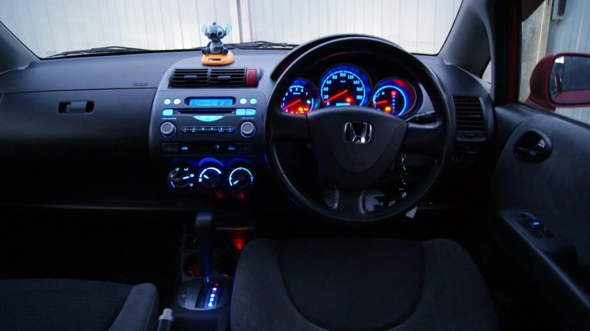 Honda Fit 2002 салон