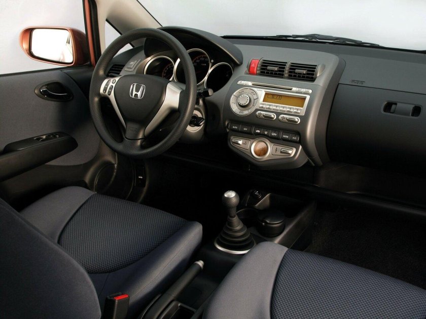 Honda Jazz 2005 салон