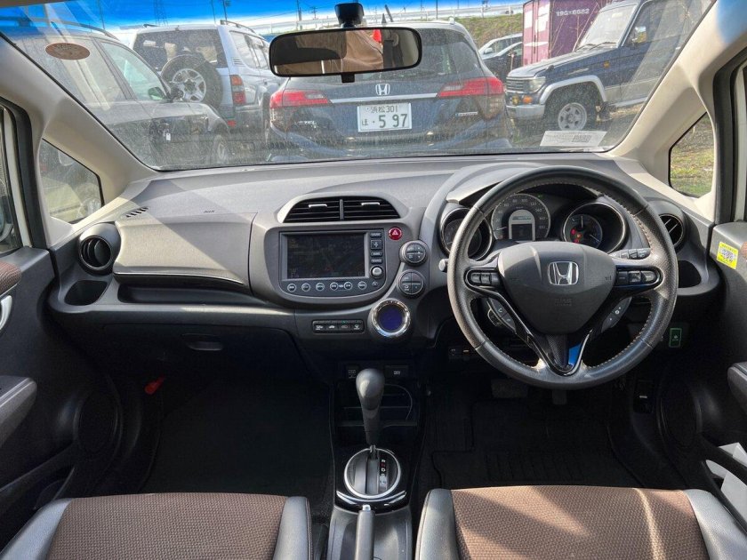 Honda fit shuttle 2012