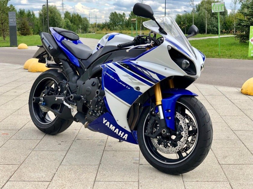 Yamaha YZF-r1