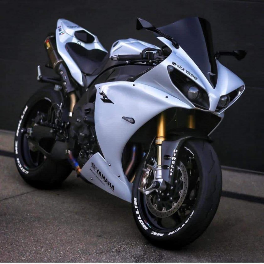 Yamaha YZF-r1 мотоцикл