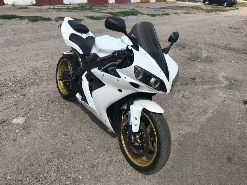Yamaha r1 2004 белый