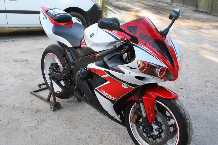 Yamaha r1 2004