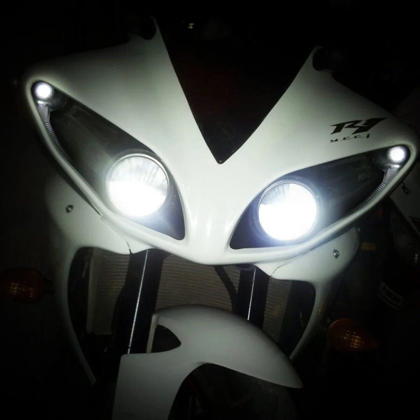 Yamaha r1 фары