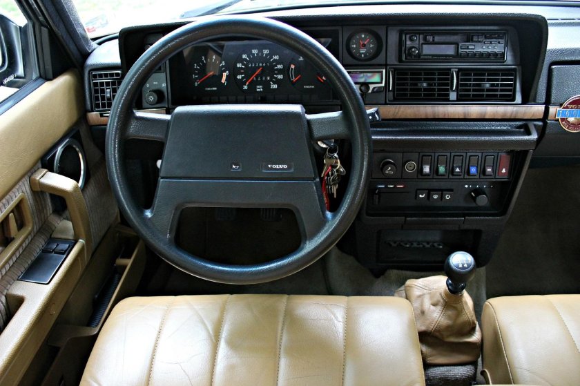 Volvo 240 Interior