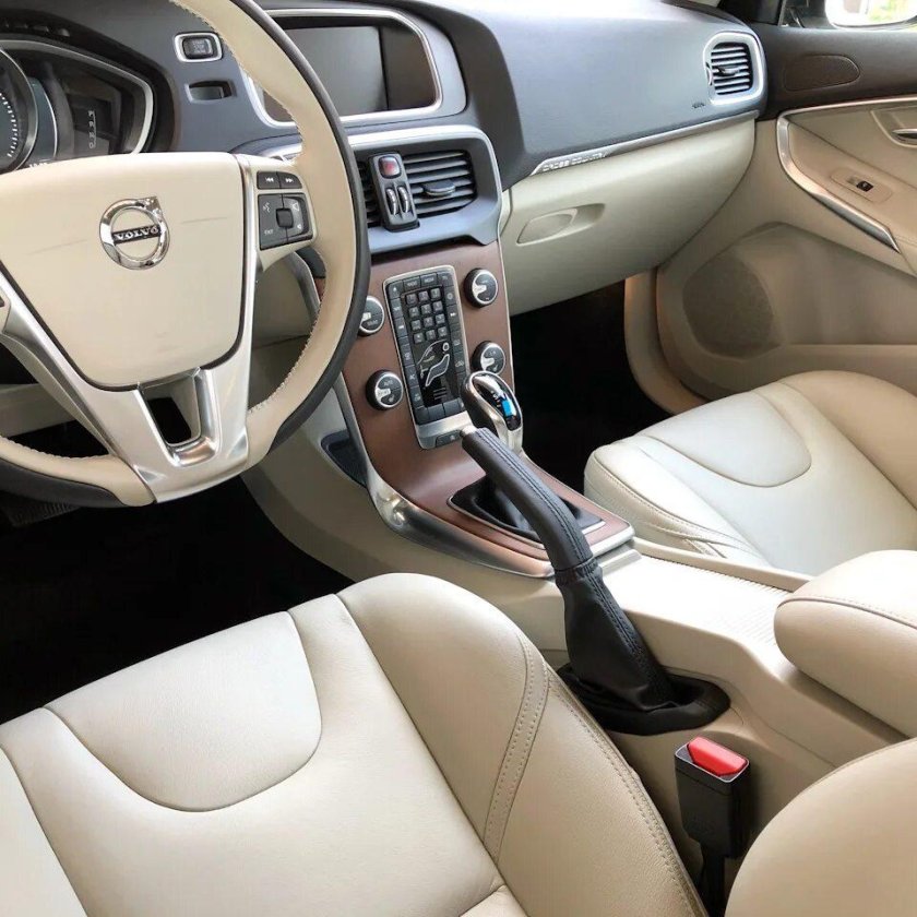 Вольво в40 кросс Кантри