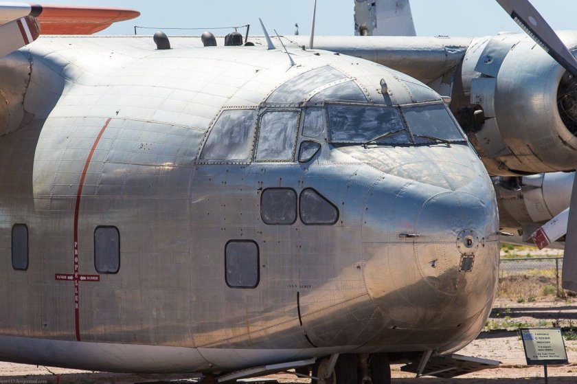Самолет c-123 provider военно-транспортный