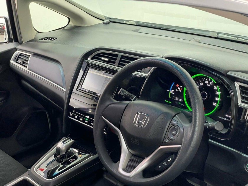 Хонда Шатл 2019 Рестайлинг