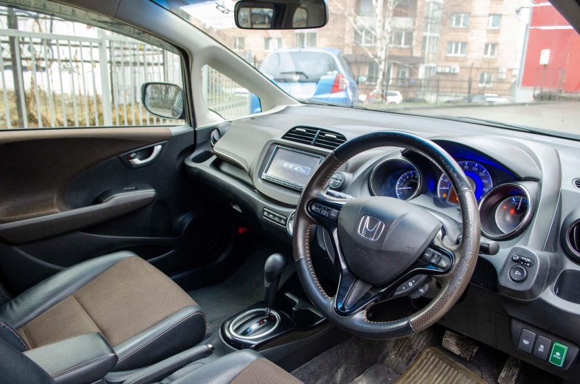 Honda Fit Shuttle 2012