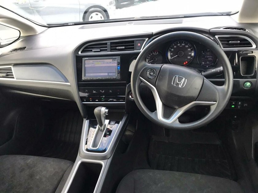 Хонда Шатл 2016 салон