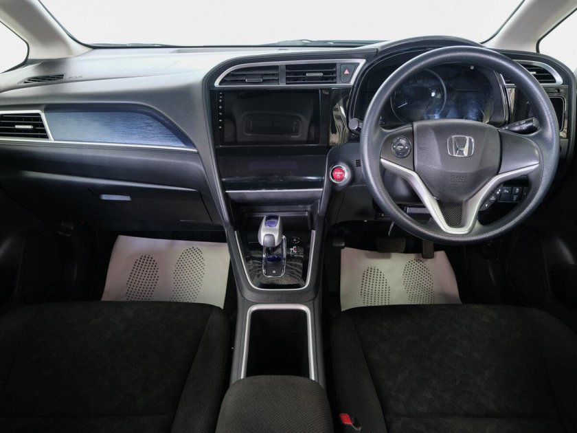 Хонда шаттл 16 год салон