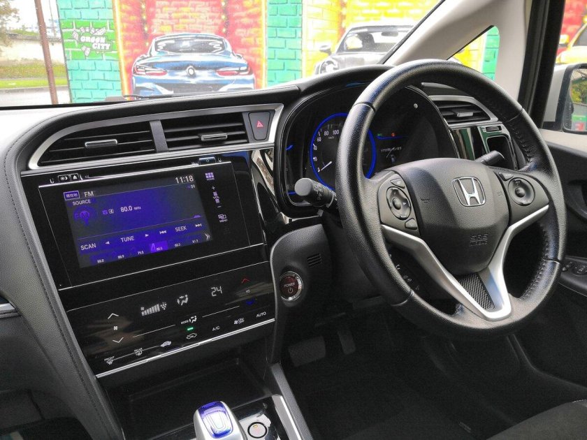 Honda Shuttle Hybrid 2015