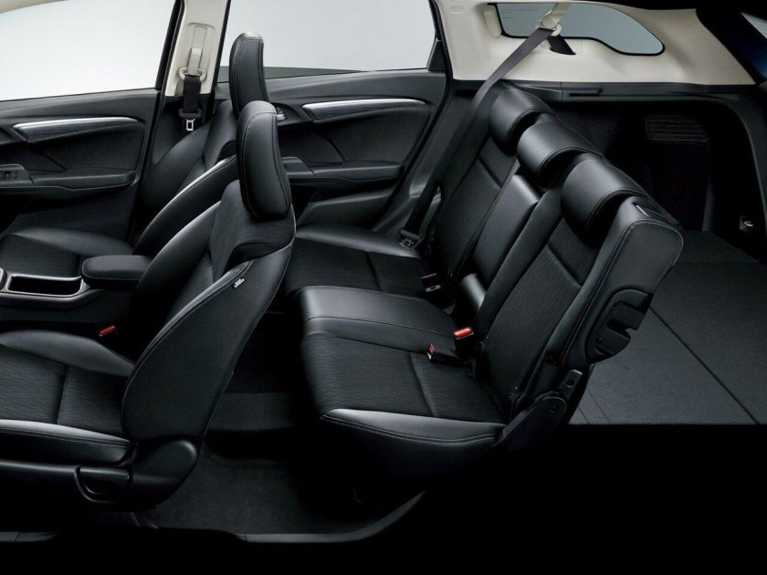 Honda Shuttle Hybrid 2015 салон