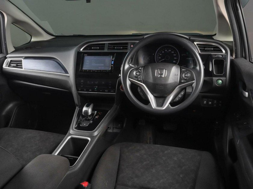 Хонда Шатл 2018 гибрид