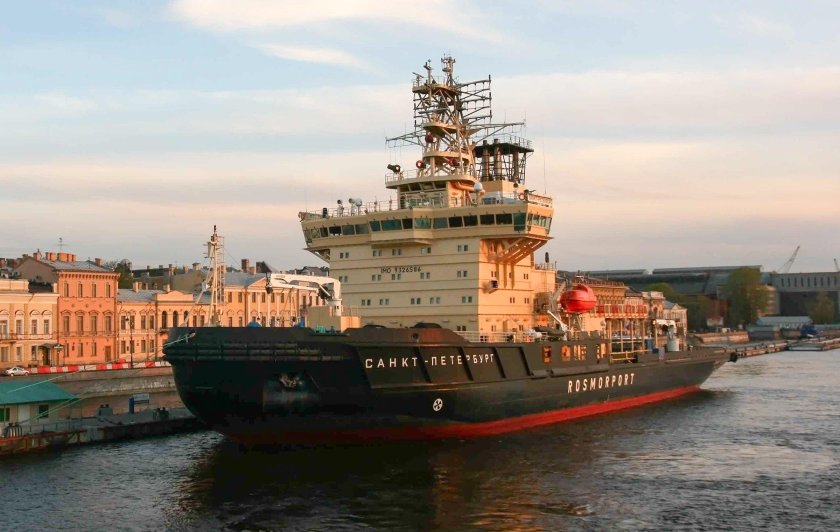 Ледокол Москва 21900