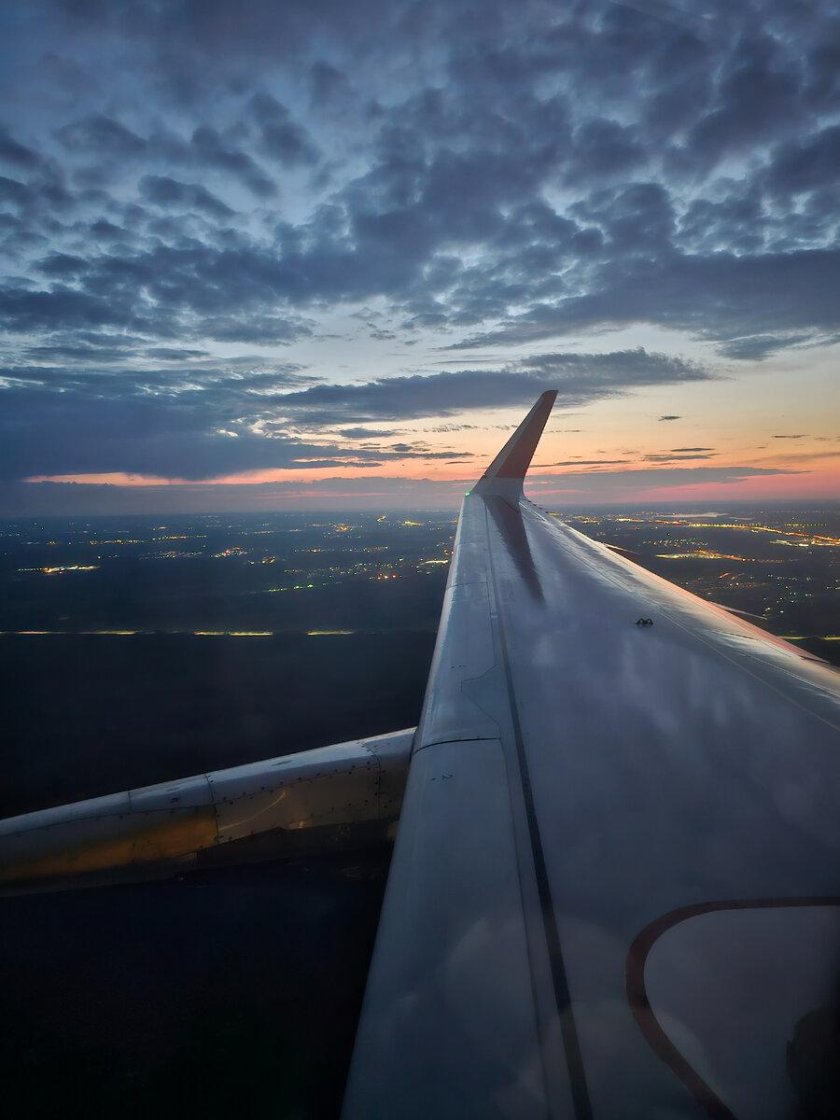 Вид с иллюминатора самолета