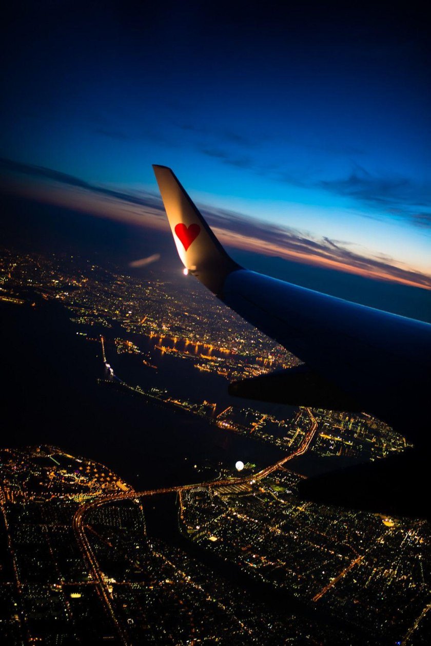 Самолет ночью